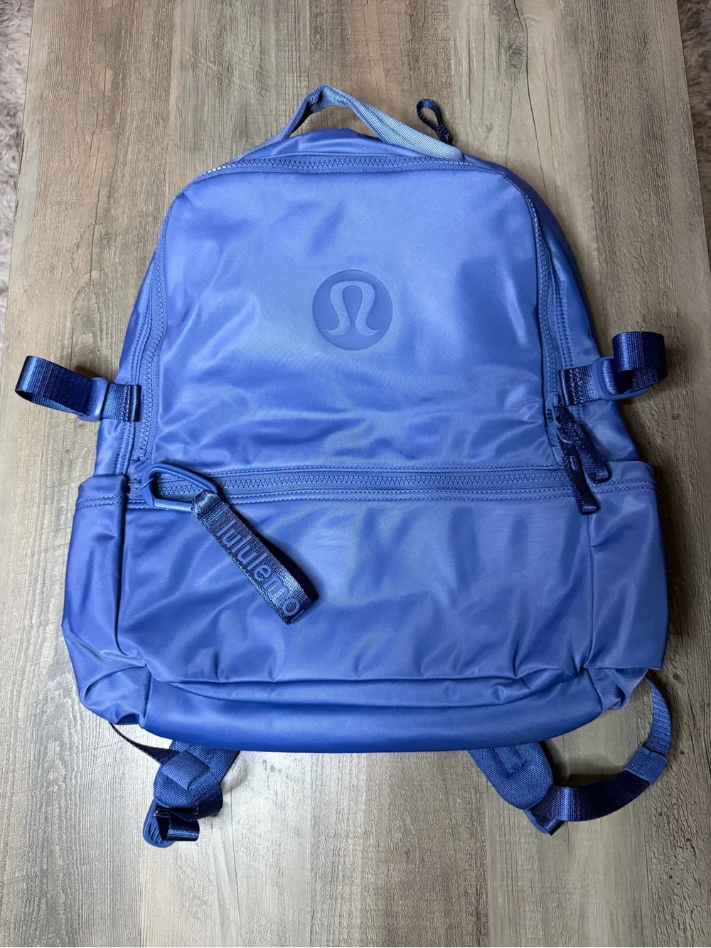 lululemon athletica sleek structured
